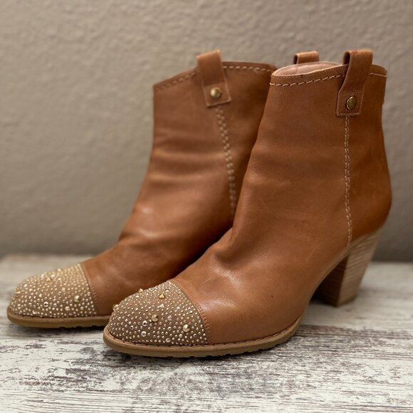 Stuart Weitzman Tan Block Heel Ankle Boot Studded Toe Left 9 Right Size 9.5 - Picture 1 of 9